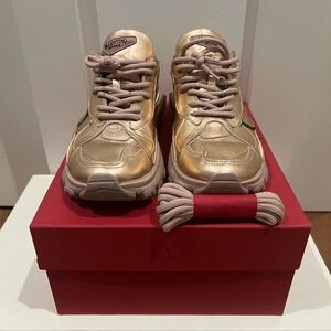 Authentic Valentino Metallic rose Gold Sneakers size 38